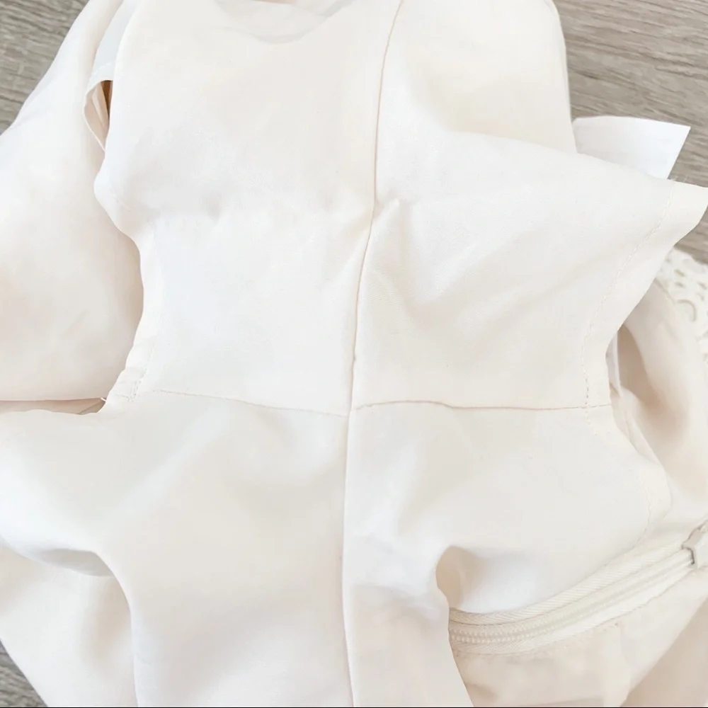 Banana Republic Cream Eyelet Lace Shorts
